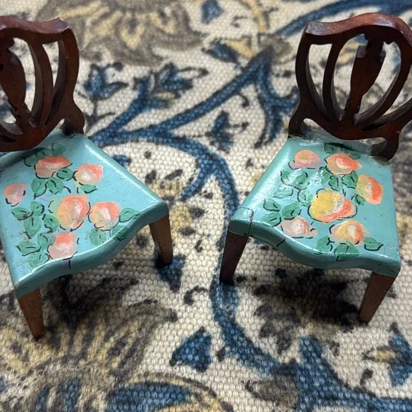 Set of Vintage Dollhouse chairs - Picture 5 of 5